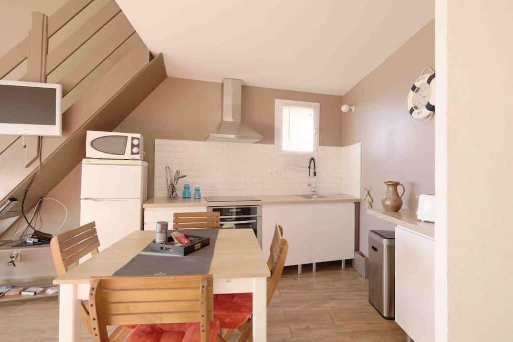 Apartmán Au Bord De L'Eau Fleury  Exteriér fotografie